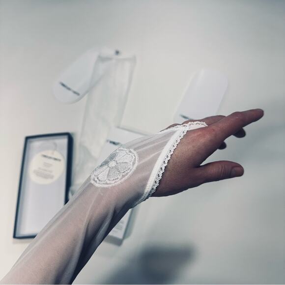 nastyamasha Mesh Socks With Embroidery Logo in White Small